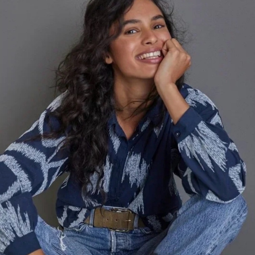 Pilcro  Anthropologie The Romy Relaxed Buttondown Women's Shirt in Blue Roseo XS
